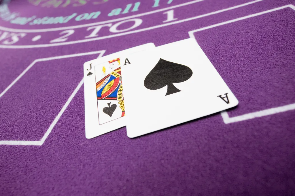 Chiến Lược Từ Bỏ Trong Blackjack: Bí Mật Giữ Kín Nhất Của Trò Chơi